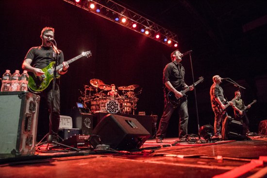 Discografía completa de Breaking Benjamin